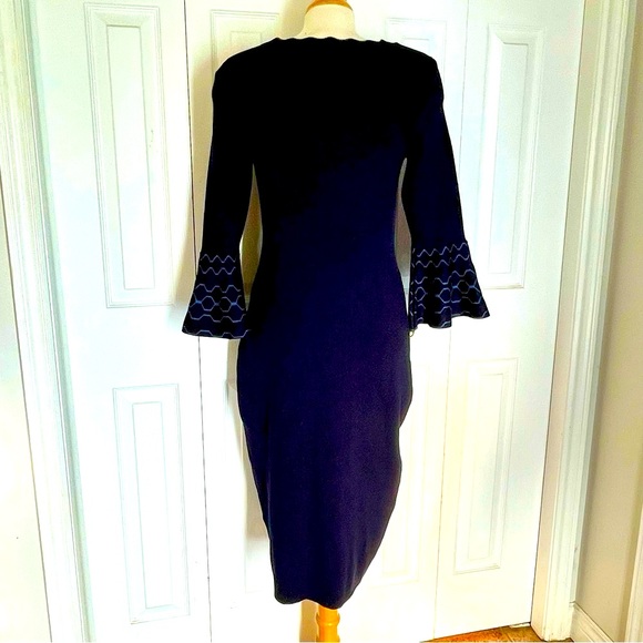 Knit navy blue dress with beautiful scalloped hems and bell sleeves size medium - Picture 3 of 7